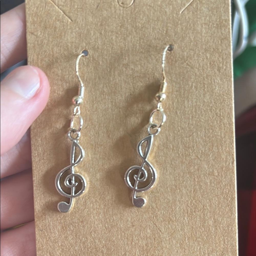 Elegant Gold Treble Clef Earrings
